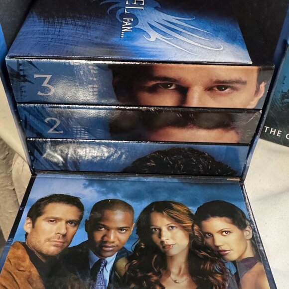 🧛‍♂️✨ RARE Collector’s Edition – Angel: The Complete Series (Limited Edition)🧛 - Picture 12 of 16